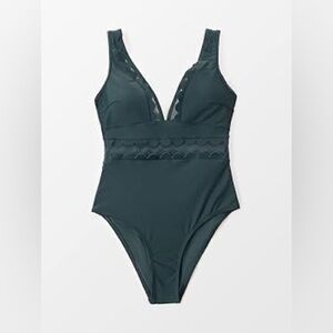 Women's Slimming One Piece Swimsuits Tummy Control Bathing Suit Curvy NWT Size M